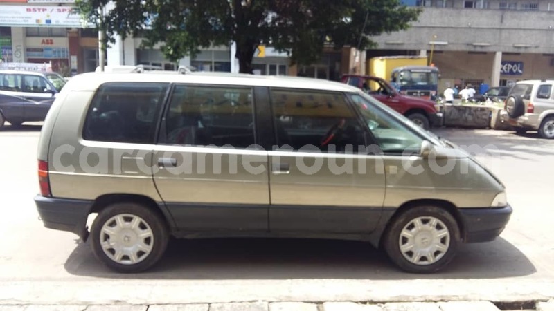 Big with watermark renault trafic littoral cameroon douala 7469