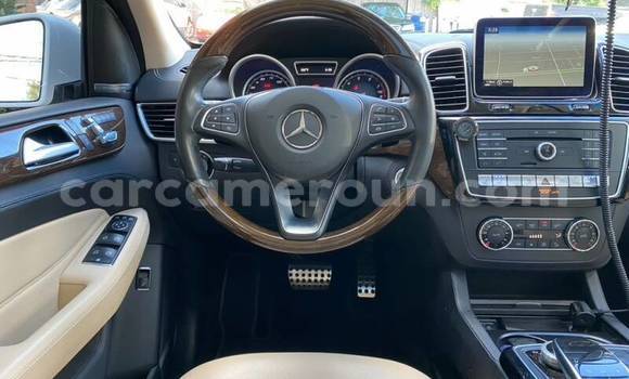 Sayi Na hannu Mercedes‒Benz GLE White Mota in Douala a Ƙasar Kamaru Sayi Na hannu Mercedes‒Benz GLE White Mota in Douala a Ƙasar Kamaru