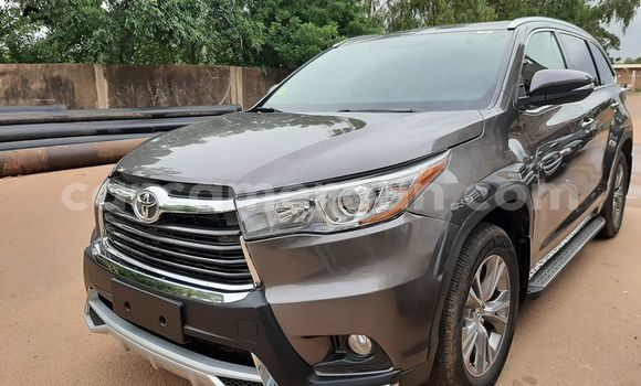 Acheter Occasion Voiture Toyota Highlander Beige à Douala, Littoral Cameroon Acheter Occasion Voiture Toyota Highlander Beige à Douala, Littoral Cameroon