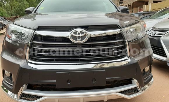 Acheter Occasion Voiture Toyota Highlander Beige à Douala, Littoral Cameroon Acheter Occasion Voiture Toyota Highlander Beige à Douala, Littoral Cameroon