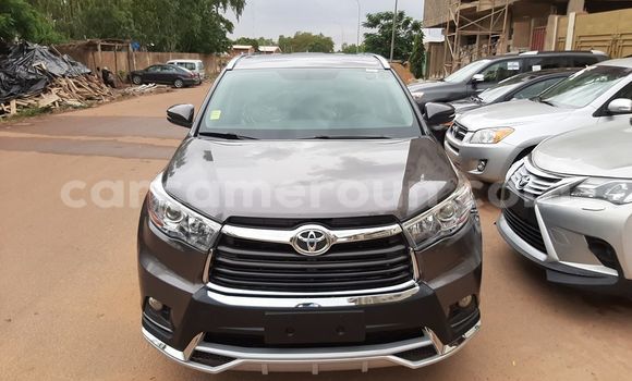 Acheter Occasion Voiture Toyota Highlander Beige à Douala, Littoral Cameroon Acheter Occasion Voiture Toyota Highlander Beige à Douala, Littoral Cameroon