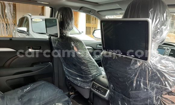 Acheter Occasion Voiture Toyota Highlander Beige à Douala, Littoral Cameroon Acheter Occasion Voiture Toyota Highlander Beige à Douala, Littoral Cameroon