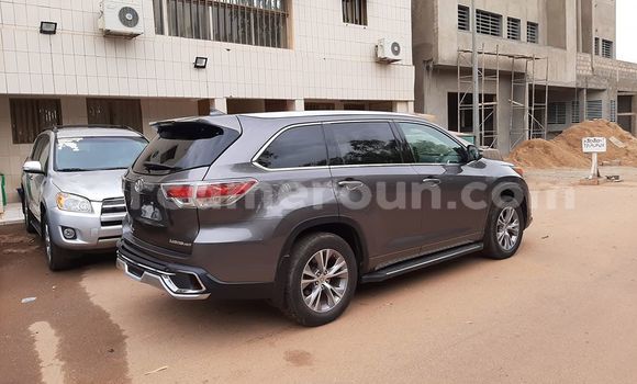 Acheter Occasion Voiture Toyota Highlander Beige à Douala, Littoral Cameroon Acheter Occasion Voiture Toyota Highlander Beige à Douala, Littoral Cameroon