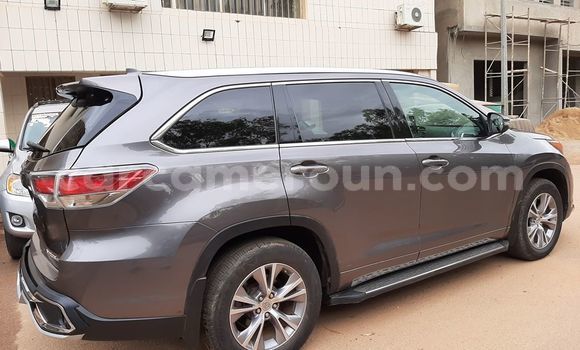 Acheter Occasion Voiture Toyota Highlander Beige à Douala, Littoral Cameroon Acheter Occasion Voiture Toyota Highlander Beige à Douala, Littoral Cameroon