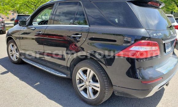 Sayi Na hannu Mercedes‒Benz ML–Class M Mota in Douala a Ƙasar Kamaru Sayi Na hannu Mercedes‒Benz ML–Class M Mota in Douala a Ƙasar Kamaru