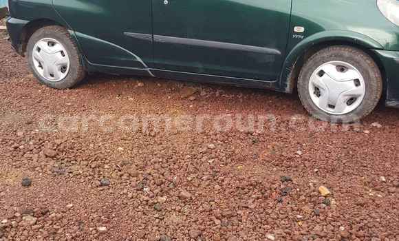 Sayi Na hannu Toyota Yaris Verso Green Mota in Douala a Ƙasar Kamaru Sayi Na hannu Toyota Yaris Verso Green Mota in Douala a Ƙasar Kamaru