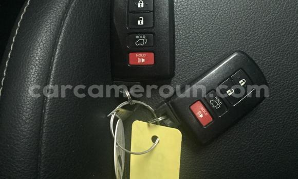 Sayi Imported Toyota RAV4 Blue Mota in Douala a Ƙasar Kamaru Sayi Imported Toyota RAV4 Blue Mota in Douala a Ƙasar Kamaru