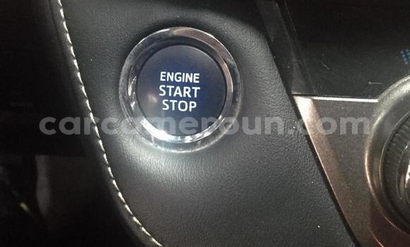 Sayi Imported Toyota RAV4 Blue Mota in Douala a Ƙasar Kamaru Sayi Imported Toyota RAV4 Blue Mota in Douala a Ƙasar Kamaru