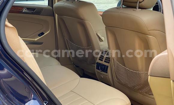 Sayi Imported Mercedes‒Benz M–Class Blue Mota in Douala a Ƙasar Kamaru Sayi Imported Mercedes‒Benz M–Class Blue Mota in Douala a Ƙasar Kamaru