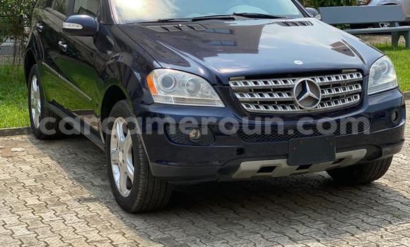Sayi Imported Mercedes‒Benz M–Class Blue Mota in Douala a Ƙasar Kamaru Sayi Imported Mercedes‒Benz M–Class Blue Mota in Douala a Ƙasar Kamaru