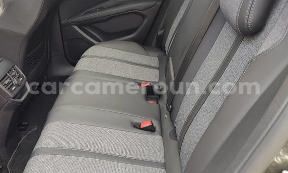 Sayi Imported Mercedes‒Benz E–Class Azurfa Mota in Douala a Ƙasar Kamaru Sayi Imported Mercedes‒Benz E–Class Azurfa Mota in Douala a Ƙasar Kamaru