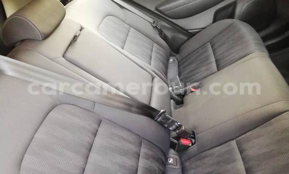 Sayi Na hannu Kia Sportage White Mota in Douala a Ƙasar Kamaru Sayi Na hannu Kia Sportage White Mota in Douala a Ƙasar Kamaru