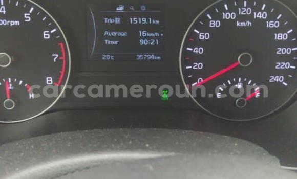 Sayi Na hannu Kia Sportage White Mota in Douala a Ƙasar Kamaru Sayi Na hannu Kia Sportage White Mota in Douala a Ƙasar Kamaru