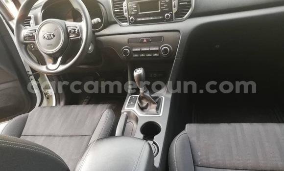 Sayi Na hannu Kia Sportage White Mota in Douala a Ƙasar Kamaru Sayi Na hannu Kia Sportage White Mota in Douala a Ƙasar Kamaru