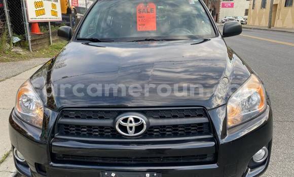 Sayi Na hannu Toyota RAV4 M Mota in Douala a Ƙasar Kamaru Sayi Na hannu Toyota RAV4 M Mota in Douala a Ƙasar Kamaru