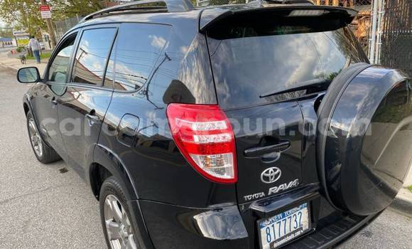 Sayi Na hannu Toyota RAV4 M Mota in Douala a Ƙasar Kamaru Sayi Na hannu Toyota RAV4 M Mota in Douala a Ƙasar Kamaru