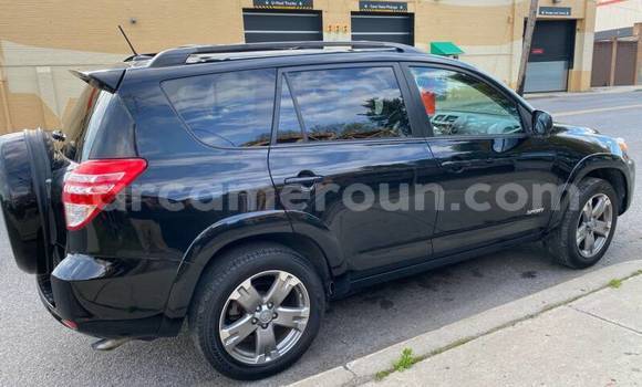 Sayi Na hannu Toyota RAV4 M Mota in Douala a Ƙasar Kamaru Sayi Na hannu Toyota RAV4 M Mota in Douala a Ƙasar Kamaru