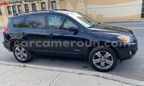 Sayi Na hannu Toyota RAV4 M Mota in Douala a Ƙasar Kamaru Sayi Na hannu Toyota RAV4 M Mota in Douala a Ƙasar Kamaru