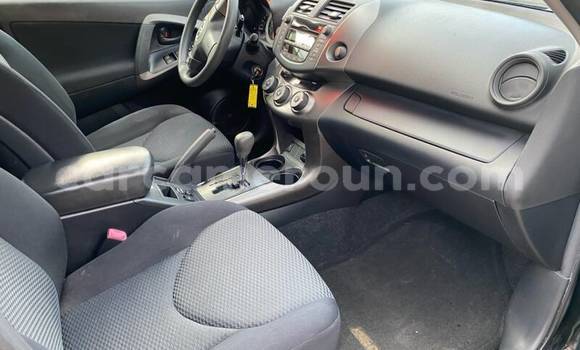 Sayi Na hannu Toyota RAV4 M Mota in Douala a Ƙasar Kamaru Sayi Na hannu Toyota RAV4 M Mota in Douala a Ƙasar Kamaru