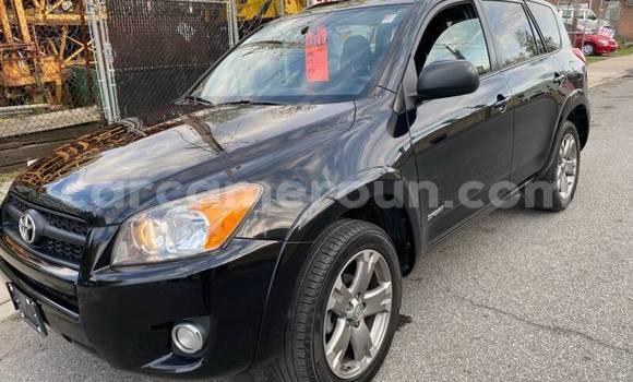 Sayi Na hannu Toyota RAV4 M Mota in Douala a Ƙasar Kamaru Sayi Na hannu Toyota RAV4 M Mota in Douala a Ƙasar Kamaru