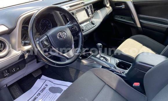 Acheter Occasion Voiture Toyota RAV4 Beige à Yaoundé, Central Cameroon Acheter Occasion Voiture Toyota RAV4 Beige à Yaoundé, Central Cameroon