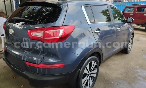 Sayi Imported Kia Sportage Blue Mota in Douala a Ƙasar Kamaru Sayi Imported Kia Sportage Blue Mota in Douala a Ƙasar Kamaru