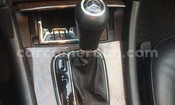 Sayi Imported Mercedes‒Benz C–Class Azurfa Mota in Douala a Ƙasar Kamaru Sayi Imported Mercedes‒Benz C–Class Azurfa Mota in Douala a Ƙasar Kamaru