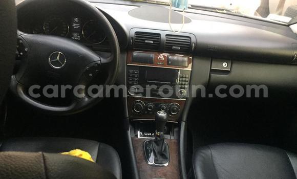 Sayi Imported Mercedes‒Benz C–Class Azurfa Mota in Douala a Ƙasar Kamaru Sayi Imported Mercedes‒Benz C–Class Azurfa Mota in Douala a Ƙasar Kamaru