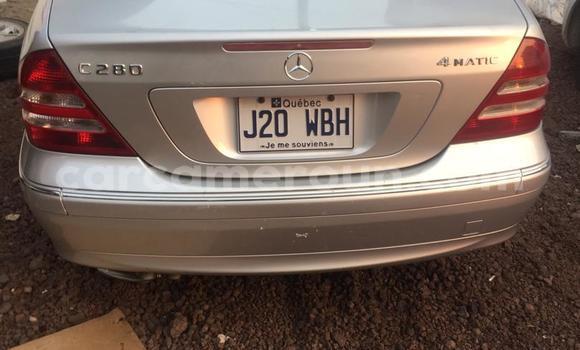 Sayi Imported Mercedes‒Benz C–Class Azurfa Mota in Douala a Ƙasar Kamaru Sayi Imported Mercedes‒Benz C–Class Azurfa Mota in Douala a Ƙasar Kamaru
