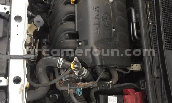 Sayi Imported Toyota Yaris Azurfa Mota in Douala a Ƙasar Kamaru Sayi Imported Toyota Yaris Azurfa Mota in Douala a Ƙasar Kamaru