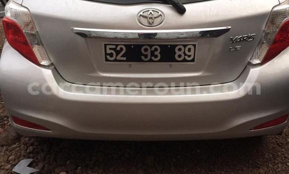 Sayi Imported Toyota Yaris Azurfa Mota in Douala a Ƙasar Kamaru Sayi Imported Toyota Yaris Azurfa Mota in Douala a Ƙasar Kamaru