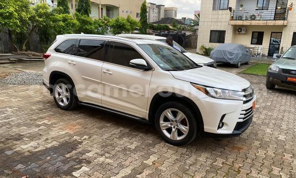Sayi Na hannu Toyota Highlander White Mota in Douala a Ƙasar Kamaru Sayi Na hannu Toyota Highlander White Mota in Douala a Ƙasar Kamaru