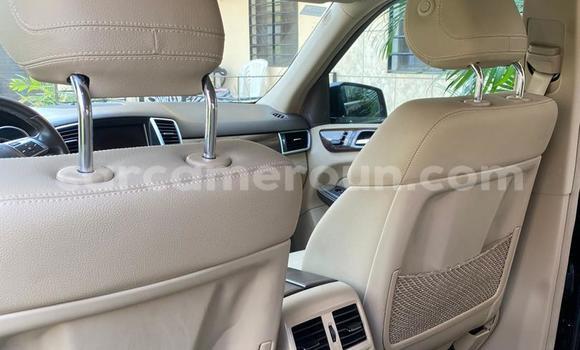 Sayi Imported Mercedes‒Benz ML–Class Black Mota in Douala a Ƙasar Kamaru Sayi Imported Mercedes‒Benz ML–Class Black Mota in Douala a Ƙasar Kamaru