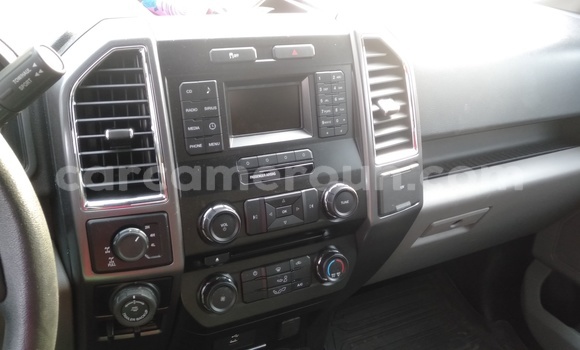 Sayi Imported Ford F–150 White Mota in Douala a Ƙasar Kamaru Sayi Imported Ford F–150 White Mota in Douala a Ƙasar Kamaru