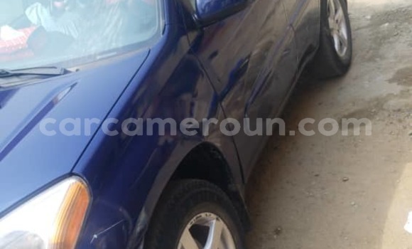 Sayi Imported Toyota RAV4 Blue Mota in Douala a Ƙasar Kamaru Sayi Imported Toyota RAV4 Blue Mota in Douala a Ƙasar Kamaru