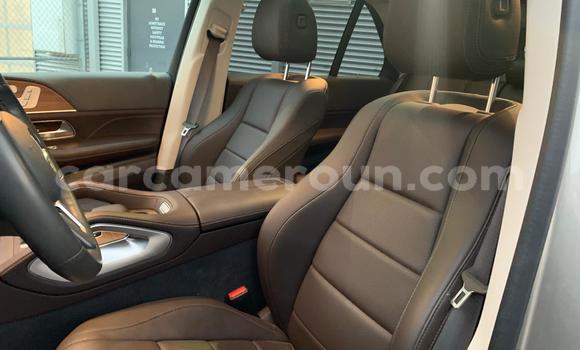 Sayi Imported Mercedes‒Benz GLE Azurfa Mota in Douala a Ƙasar Kamaru Sayi Imported Mercedes‒Benz GLE Azurfa Mota in Douala a Ƙasar Kamaru