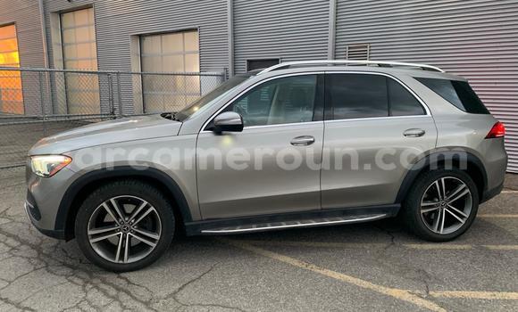 Sayi Imported Mercedes‒Benz GLE Azurfa Mota in Douala a Ƙasar Kamaru Sayi Imported Mercedes‒Benz GLE Azurfa Mota in Douala a Ƙasar Kamaru