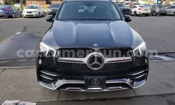 Sayi Imported Mercedes‒Benz GLE Azurfa Mota in Douala a Ƙasar Kamaru Sayi Imported Mercedes‒Benz GLE Azurfa Mota in Douala a Ƙasar Kamaru