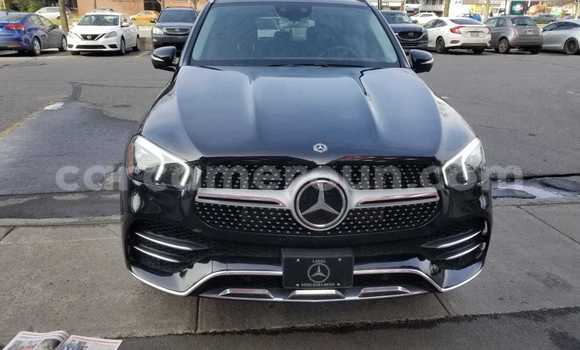 Sayi Imported Mercedes‒Benz GLE Azurfa Mota in Douala a Ƙasar Kamaru Sayi Imported Mercedes‒Benz GLE Azurfa Mota in Douala a Ƙasar Kamaru