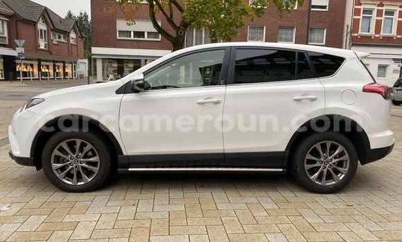 Acheter Occasion Voiture Toyota RAV4 Blanc à Yaoundé, Central Cameroon Acheter Occasion Voiture Toyota RAV4 Blanc à Yaoundé, Central Cameroon