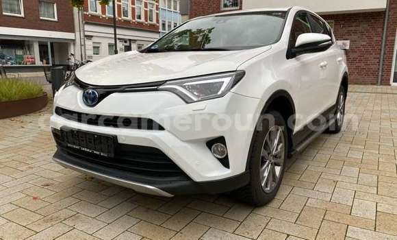 Acheter Occasion Voiture Toyota RAV4 Blanc à Yaoundé, Central Cameroon Acheter Occasion Voiture Toyota RAV4 Blanc à Yaoundé, Central Cameroon