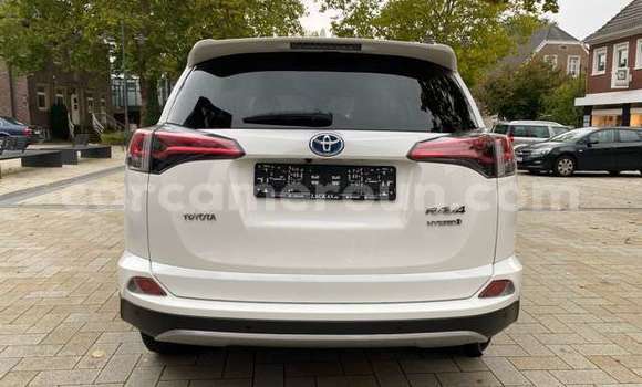 Acheter Occasion Voiture Toyota RAV4 Blanc à Yaoundé, Central Cameroon Acheter Occasion Voiture Toyota RAV4 Blanc à Yaoundé, Central Cameroon