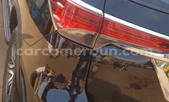 Acheter Occasion Voiture Toyota Fortuner Noir à Yaoundé, Central Cameroon Acheter Occasion Voiture Toyota Fortuner Noir à Yaoundé, Central Cameroon