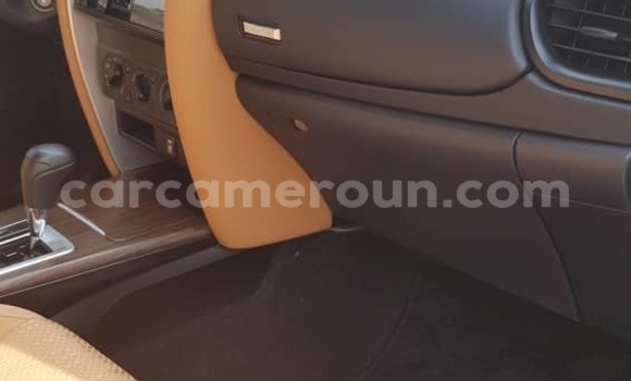 Acheter Occasion Voiture Toyota Fortuner Noir à Yaoundé, Central Cameroon Acheter Occasion Voiture Toyota Fortuner Noir à Yaoundé, Central Cameroon