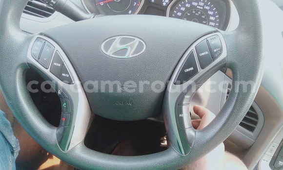 Sayi Imported Hyundai Elantra Blue Mota in Douala a Ƙasar Kamaru Sayi Imported Hyundai Elantra Blue Mota in Douala a Ƙasar Kamaru