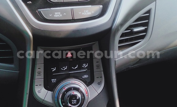 Sayi Imported Hyundai Elantra Blue Mota in Douala a Ƙasar Kamaru Sayi Imported Hyundai Elantra Blue Mota in Douala a Ƙasar Kamaru
