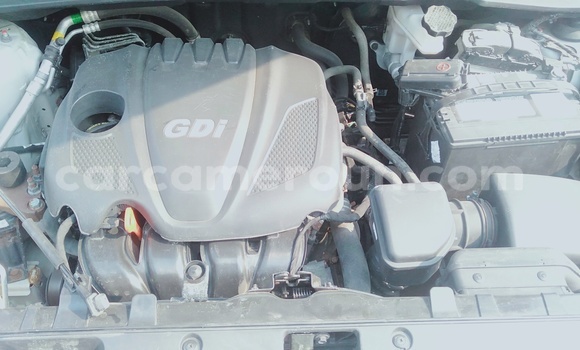 Sayi Imported Kia Sportage Azurfa Mota in Douala a Ƙasar Kamaru Sayi Imported Kia Sportage Azurfa Mota in Douala a Ƙasar Kamaru