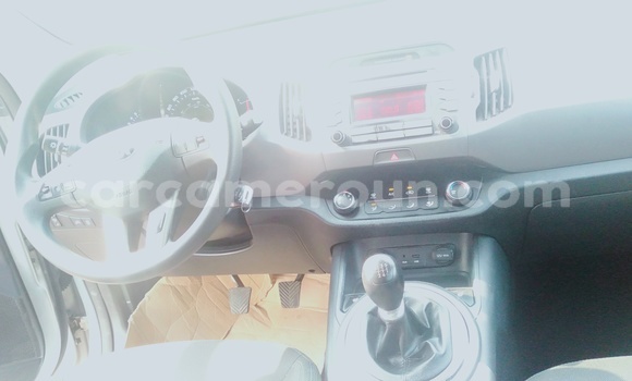 Sayi Imported Kia Sportage Azurfa Mota in Douala a Ƙasar Kamaru Sayi Imported Kia Sportage Azurfa Mota in Douala a Ƙasar Kamaru