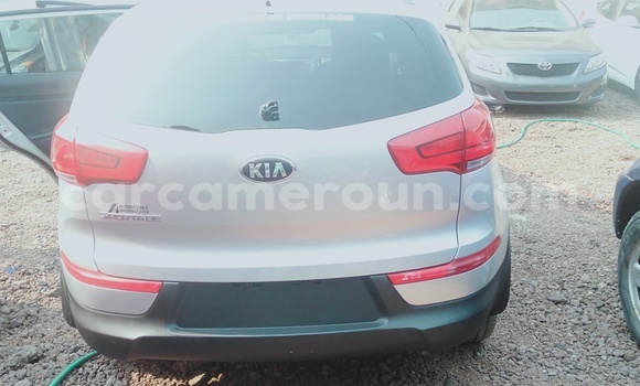 Sayi Imported Kia Sportage Azurfa Mota in Douala a Ƙasar Kamaru Sayi Imported Kia Sportage Azurfa Mota in Douala a Ƙasar Kamaru