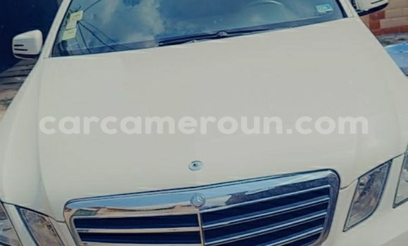 Sayi Imported Mercedes‒Benz E–Class White Mota in Douala a Ƙasar Kamaru Sayi Imported Mercedes‒Benz E–Class White Mota in Douala a Ƙasar Kamaru